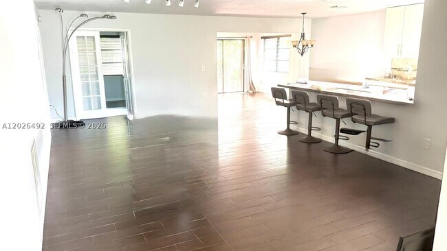 Building Photo - 2736 Carnation Ct