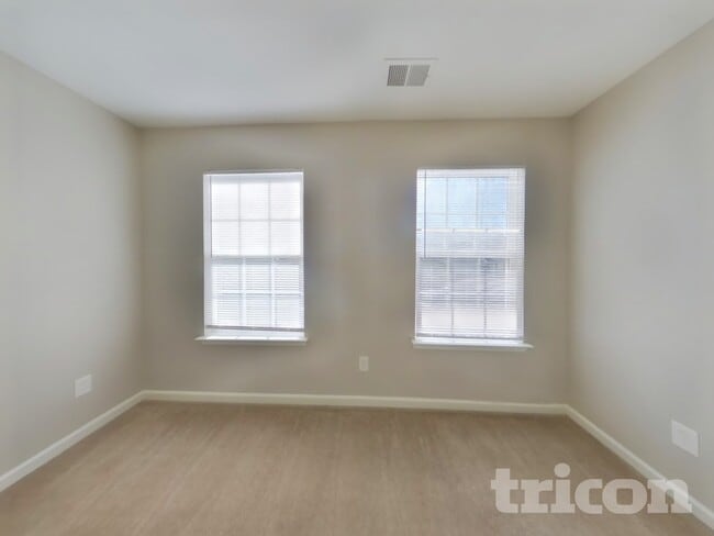 Building Photo - 416 Rook Rd