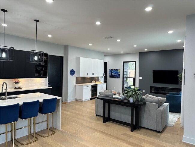 Building Photo - 4235 Eck Ln