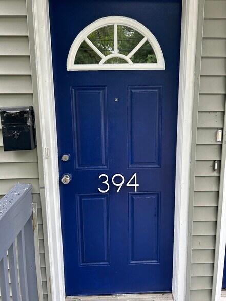 Primary Photo - 394 Shelton Ave