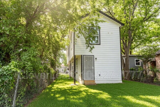 Building Photo - 631 Potomac St