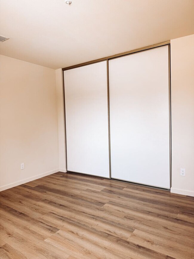 Building Photo - 6152 Orange Ave