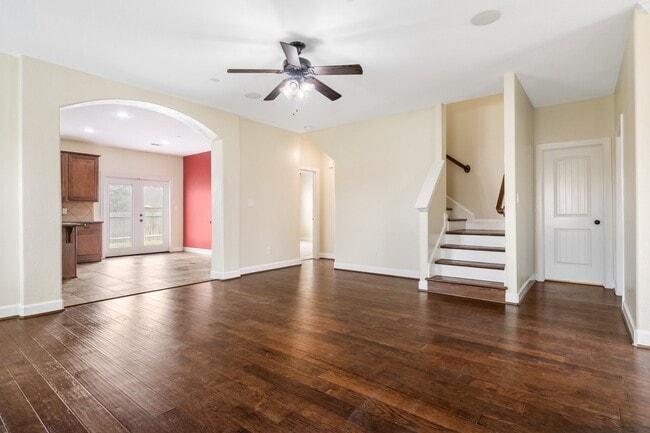 Building Photo - 328 Country Crossing Cir