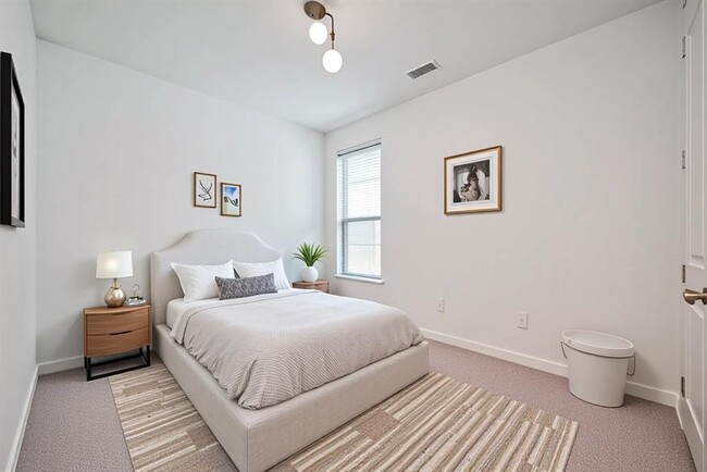 Building Photo - 12331 Palmetto Dr