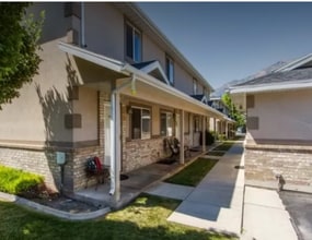Building Photo - Beautiful North Ogden 2 bed 1.5 bath townhome with 1 Car Garage!!