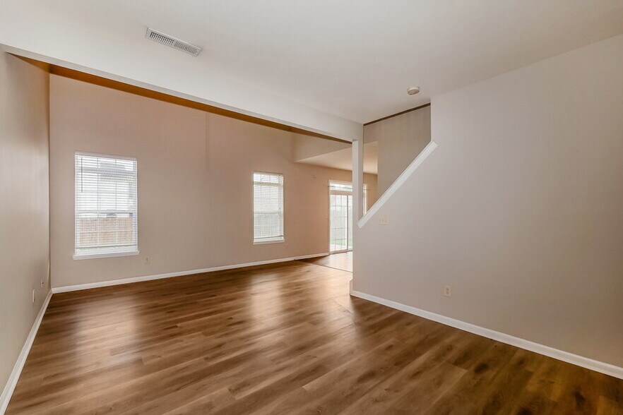 Building Photo - 5849 Jackie Ln