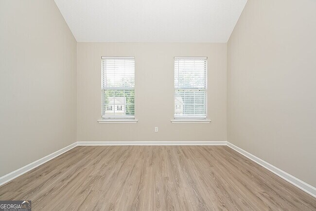 Building Photo - 468 Grove Park Dr
