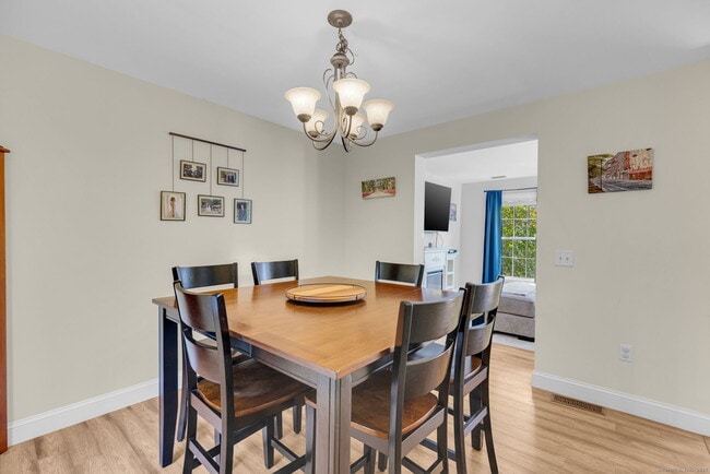 Building Photo - 943 Mt Vernon Rd