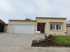 Building Photo - Beautiful single story 3 bedroom, 2 bathroom home in Fountain Valley