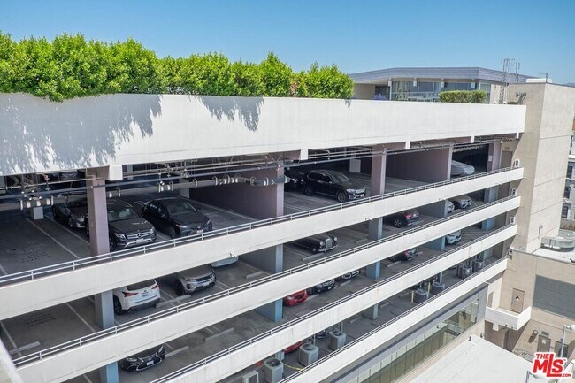 Building Photo - 3785 Wilshire Blvd