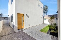 Building Photo - 10905 Dalerose Ave