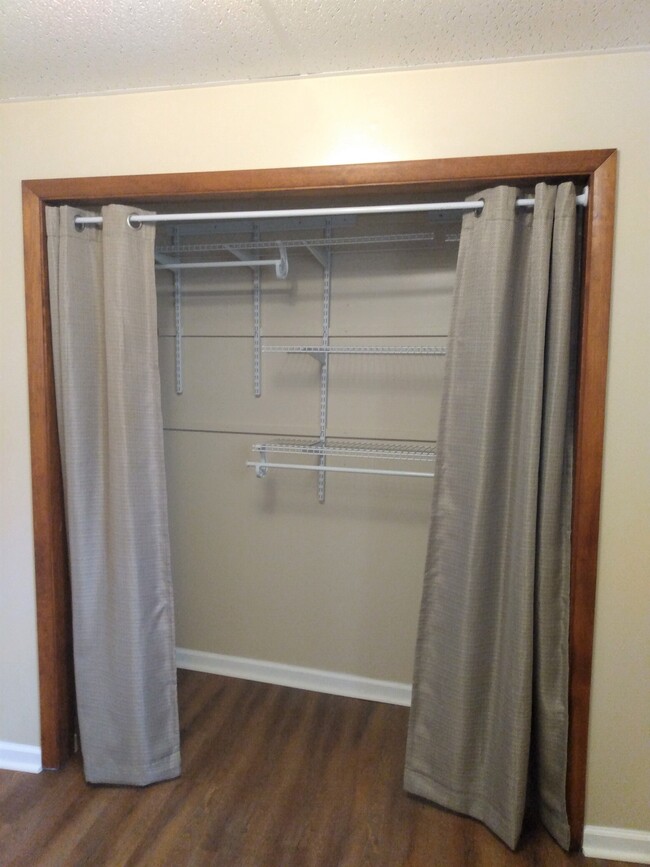 Closet system - 106 17th St