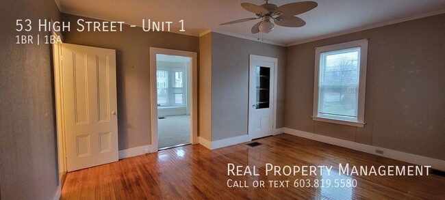 Building Photo - Spacious 1 Bedroom Apartment Near Downtown...