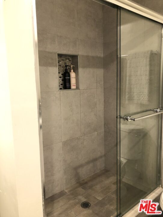 Building Photo - 1261 Laurel Ave