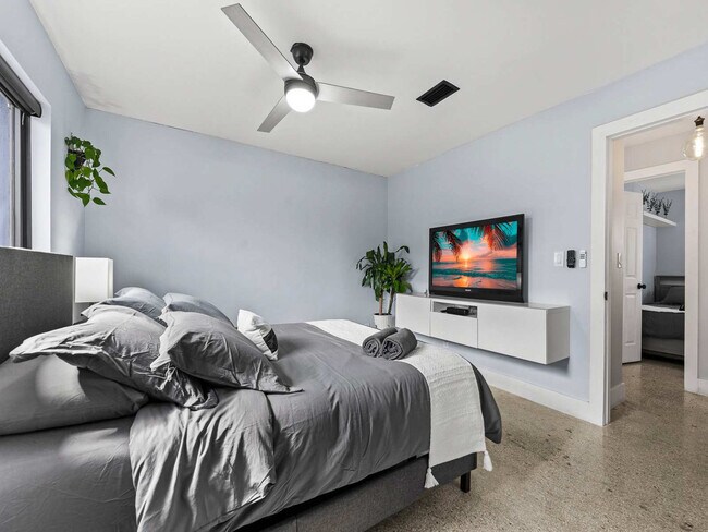 Building Photo - 2740 NW 21st St