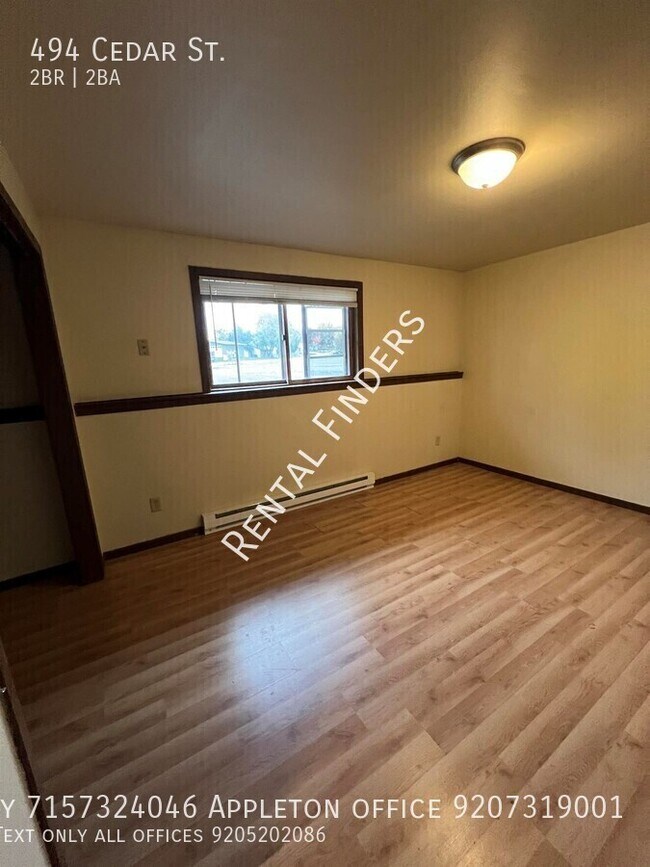 Building Photo - 494 Cedar St