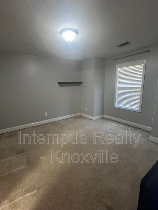 Building Photo - 1420 Hazelgreen Way