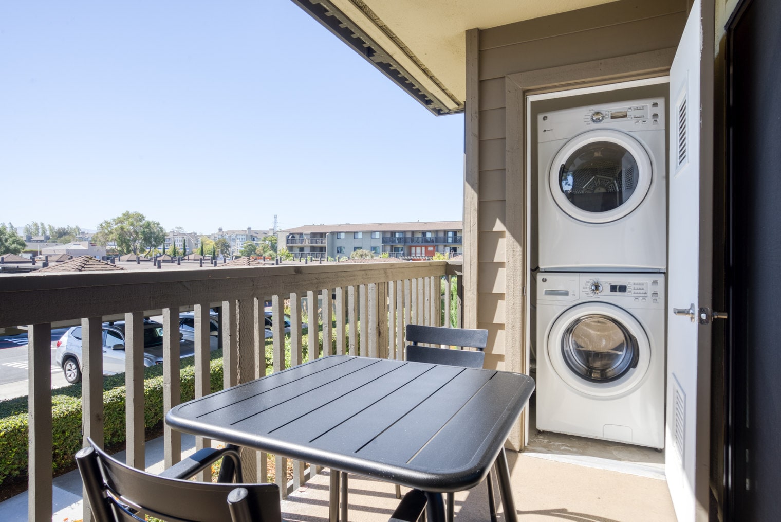 Building Photo - 644 Edgewater Blvd