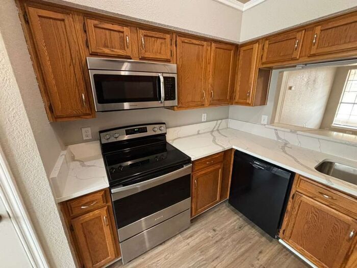 Building Photo - 1206 Devonshire Ln