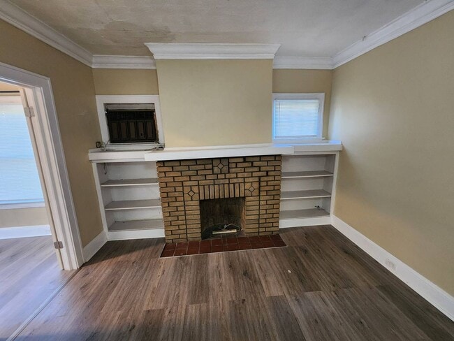 Building Photo - 15816 Grovewood Ave