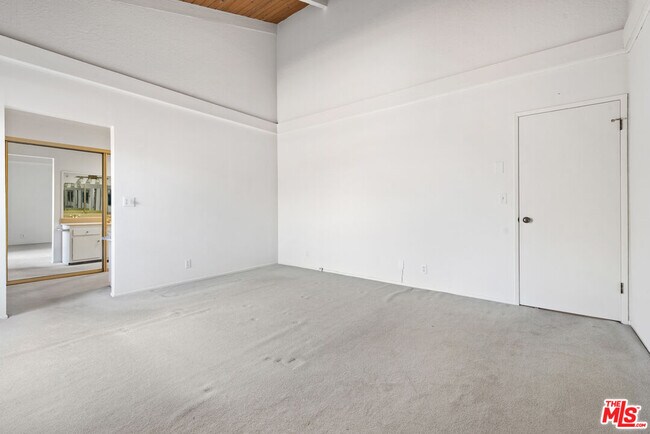 Building Photo - 106 Cresta Verde Dr