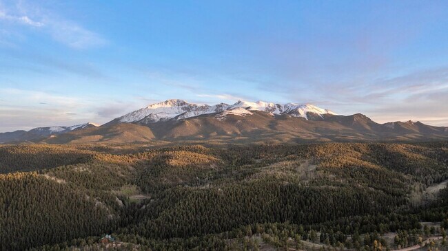 Building Photo - 213 S West St