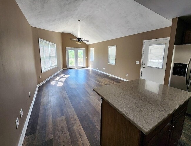 Building Photo - 4717 Willow Dr