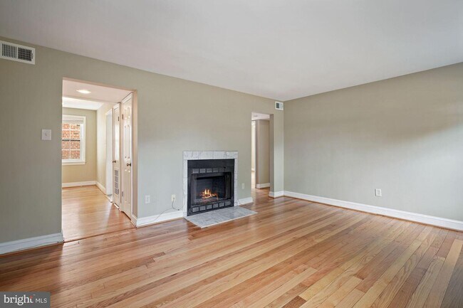 Building Photo - 2900 13th Rd S