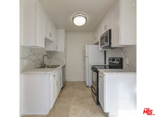 Building Photo - 2884 Sawtelle Blvd