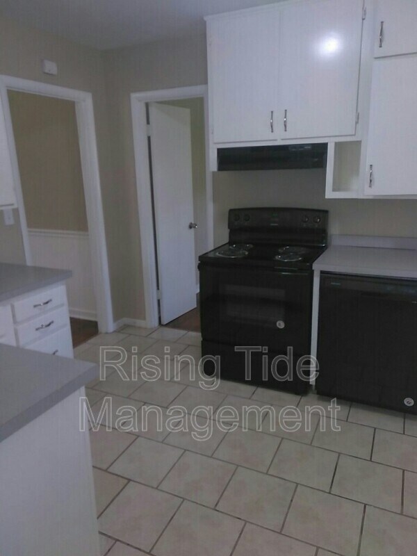 Building Photo - 1109 Barnisdale Rd
