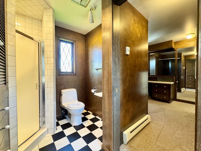 Building Photo - Hawthorne Hills Home
