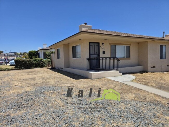 Building Photo - 2141 Flintridge Dr