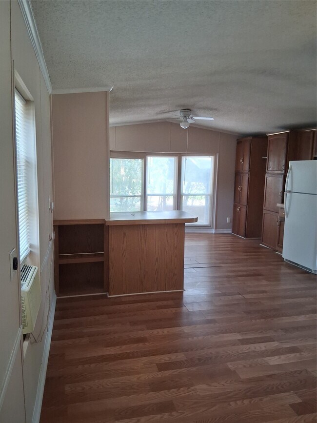 Building Photo - 11797 White Cedar St