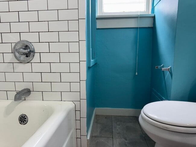 Building Photo - Charming Updated 2-Bed Ranch in the Heart ...