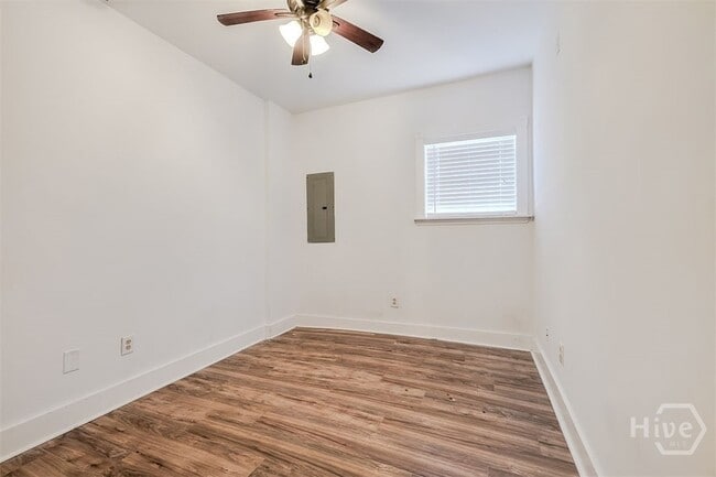 Building Photo - 508 E Liberty