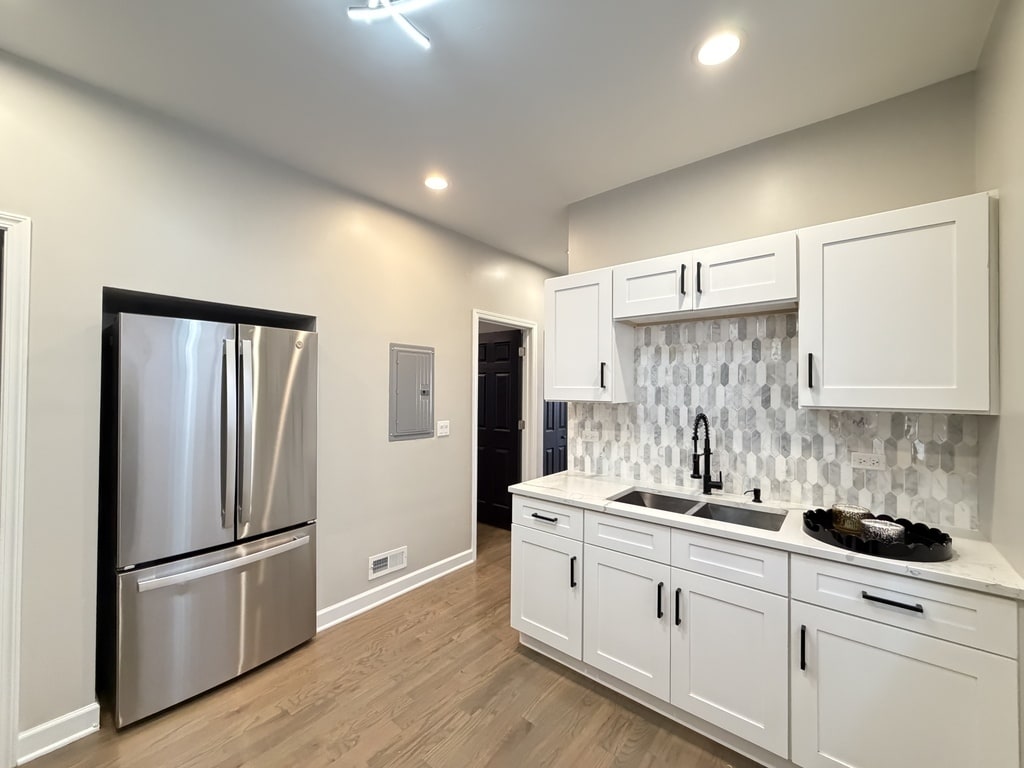 Building Photo - 3131 N Marmora Ave