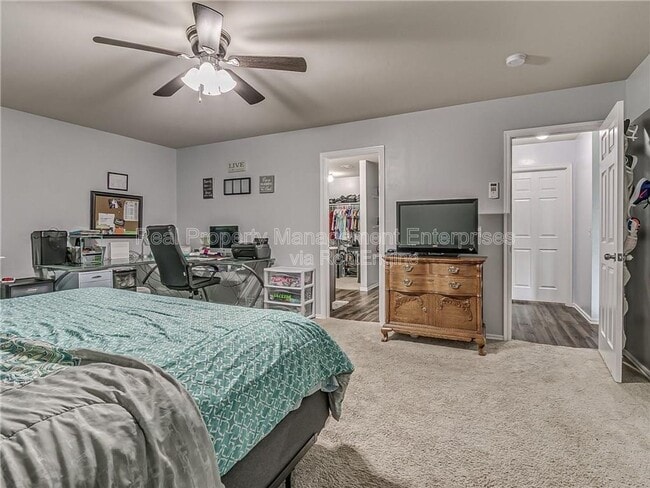 Building Photo - 1912 Autumn Way