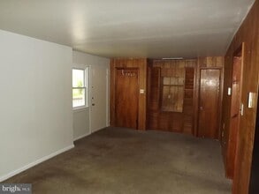 Building Photo - 244 W Clayton Ave