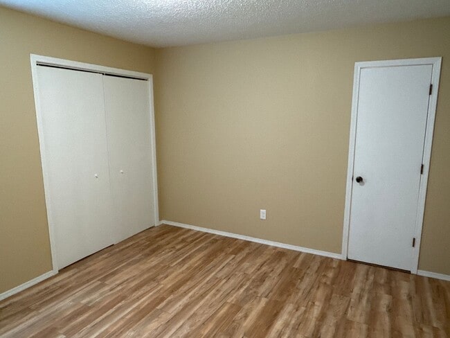 Building Photo - 2 Bedroom 2 Bathroom Duplex for $895 in So...