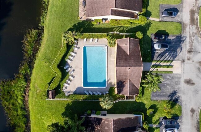 Building Photo - 6734 Bridlewood Ct