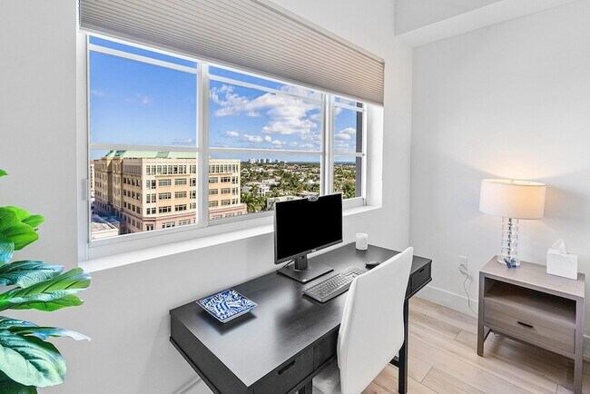 Building Photo - 155 E Boca Raton Rd