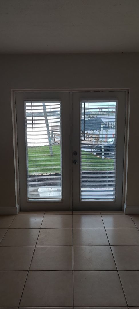 Building Photo - Gorgeous Sunset views. 2 bedroom 2 bath condo