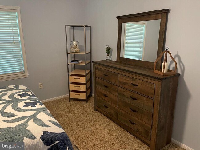 Building Photo - 2315 Lookout Rd