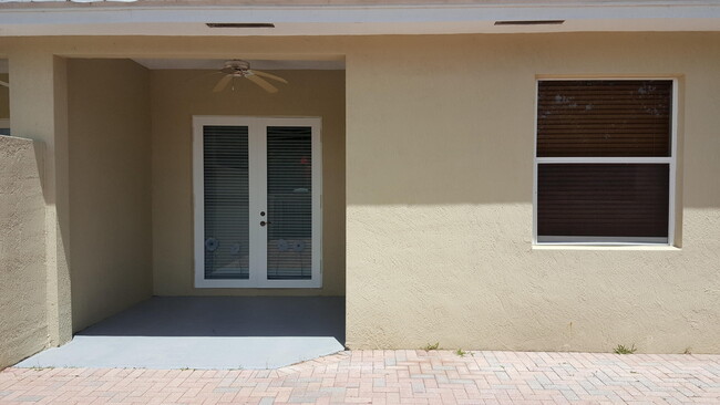 Building Photo - 1825 Bridgepointe Cir