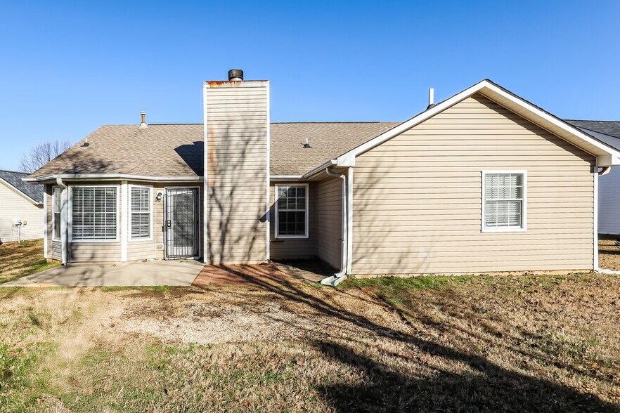 Building Photo - 939 Maple Leaf Ridge