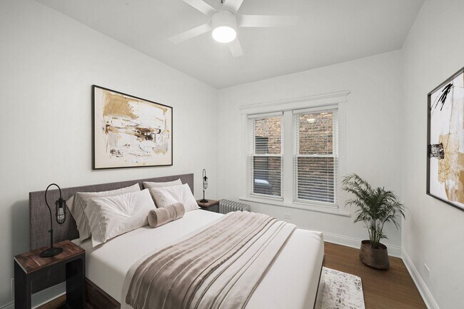 Building Photo - “Spacious 4-Bedroom Duplex in Rogers Park With In-Unit Laundry & Pet-Friendly Living!”