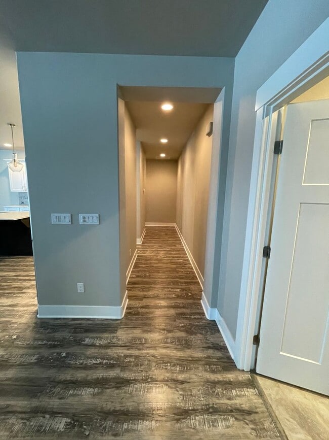 Building Photo - 3075 Deserthawk Lp
