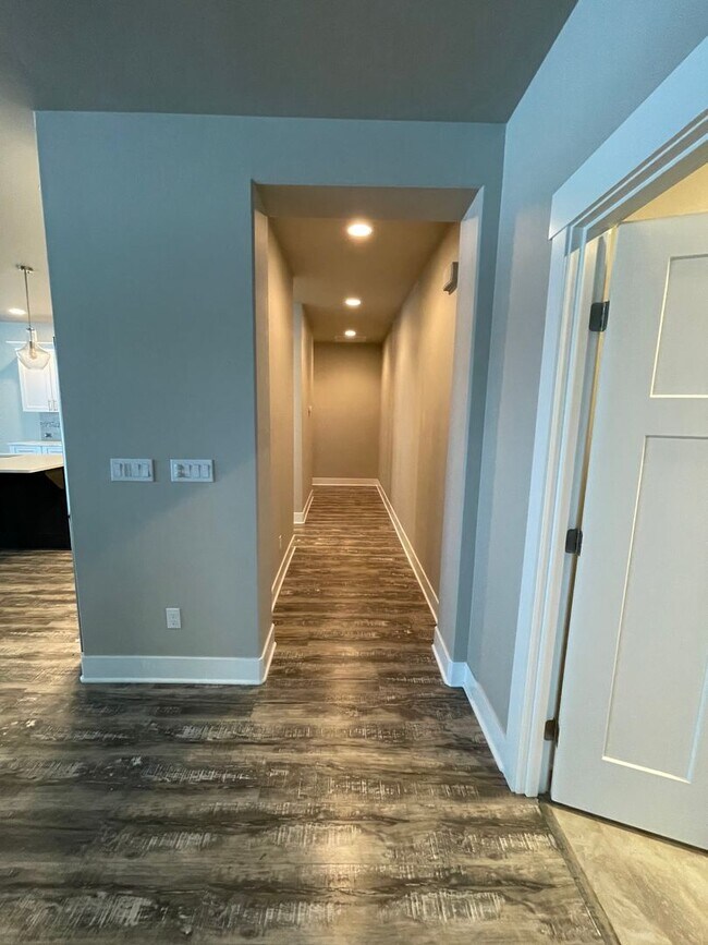 Building Photo - Gorgeous Home for Lease in Horn Rapids
