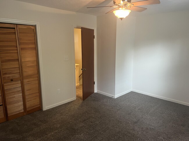 Building Photo - 301 W Clifton Ave