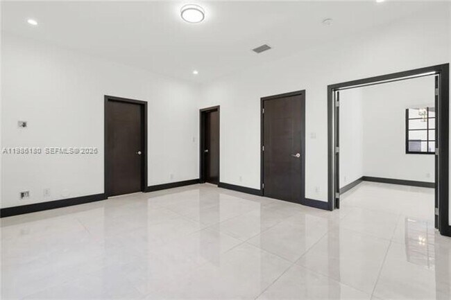 Building Photo - 519 Alhambra Cir